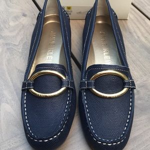 Anne Klein iFlex Navy Flat NEW sz 9